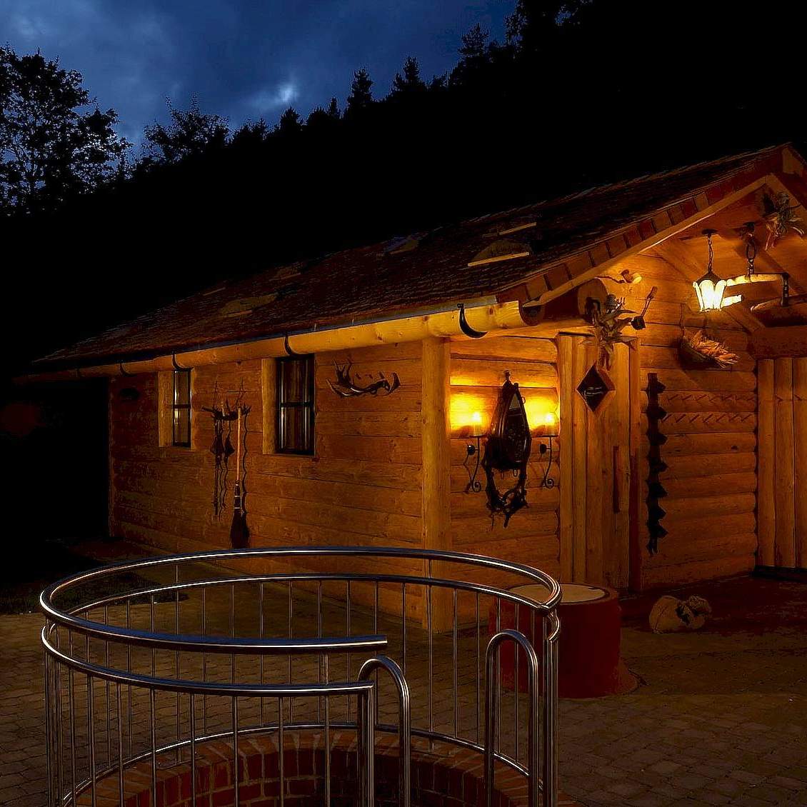 aussensauna-fichtenholz-hotel-hessenmuehle-kleinlueder