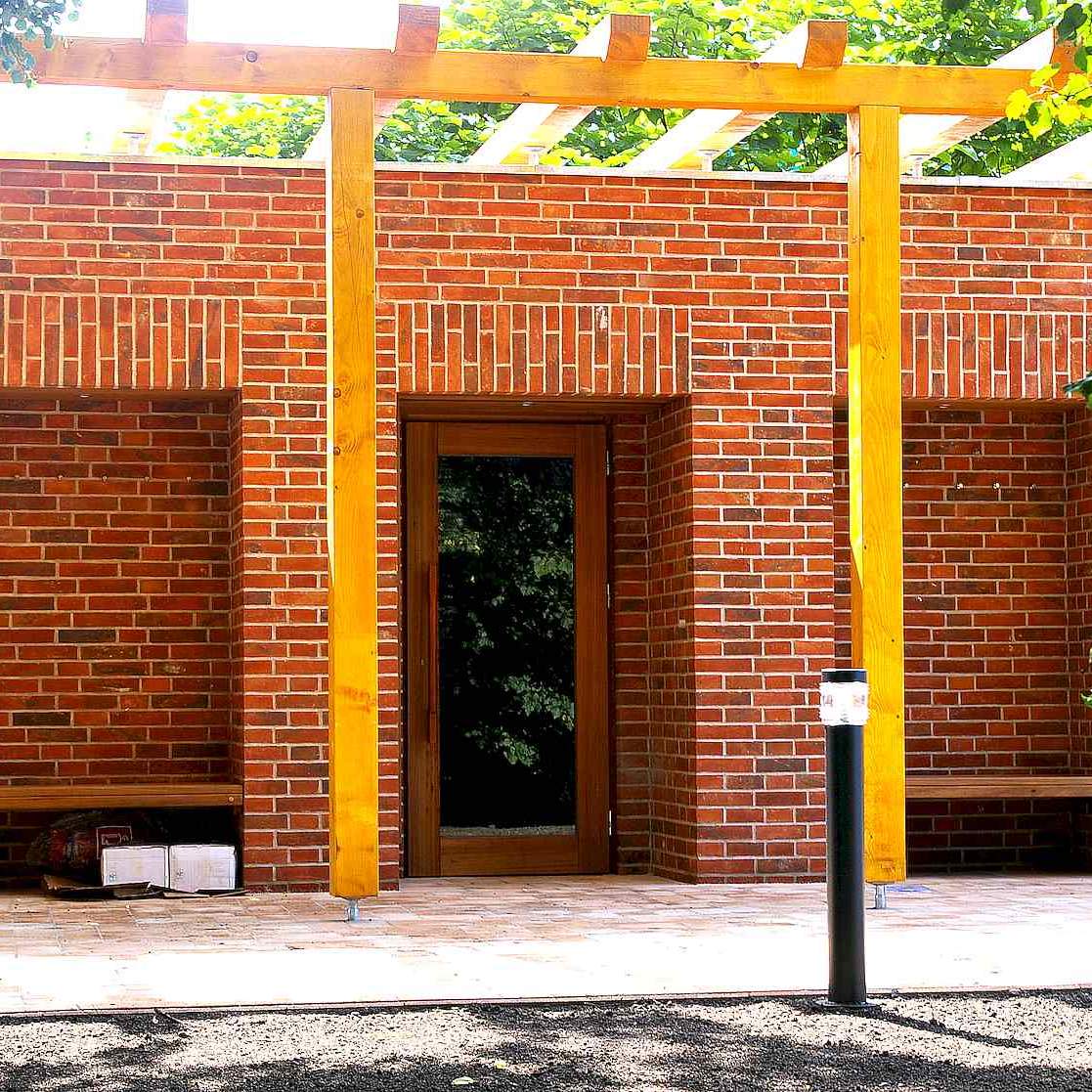 aussensauna-backsteinhaus-flaeming-therme-luckenwalde